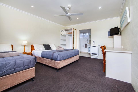 Wintersun Gardens Motel - Accommodation Cairns 39