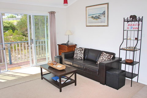 Front Row Beachfront - Accommodation Cairns 7