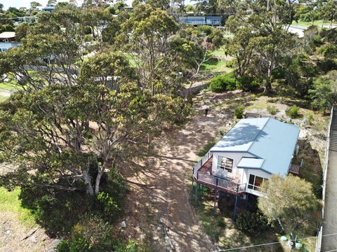 Front Row Beachfront - Accommodation Cairns 0