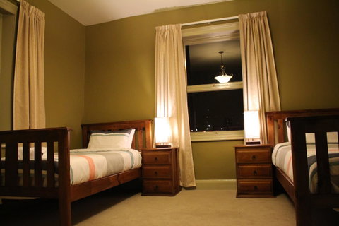 The Tasmanian Inn - Accommodation Cairns 39