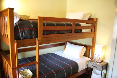 The Tasmanian Inn - Accommodation Cairns 24