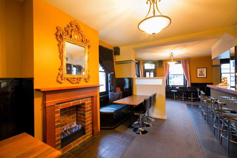 The Tasmanian Inn - Accommodation Cairns 36