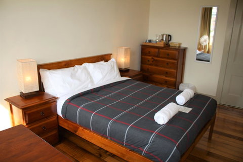 The Tasmanian Inn - Accommodation Cairns 17
