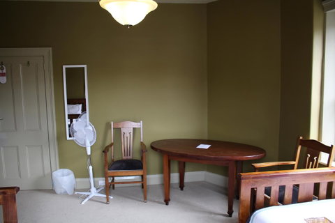 The Tasmanian Inn - Accommodation Cairns 28
