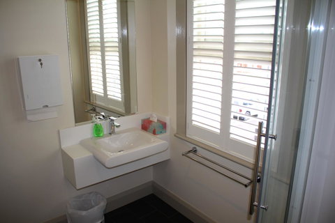 The Tasmanian Inn - Accommodation Cairns 32