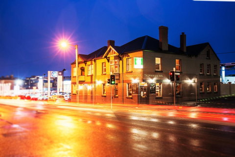 The Tasmanian Inn - Accommodation Cairns 0