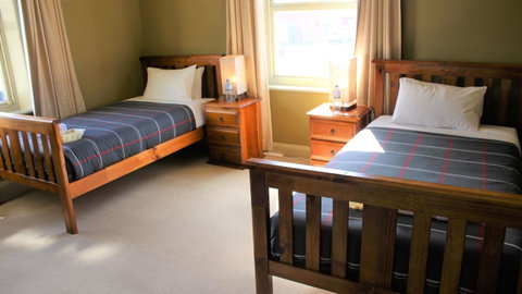 The Tasmanian Inn - Accommodation Cairns 15