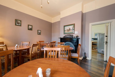 Edinburgh Gallery Bed & Breakfast - Accommodation Cairns 6