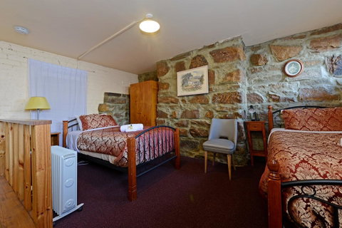 Edinburgh Gallery Bed & Breakfast - Accommodation Cairns 10