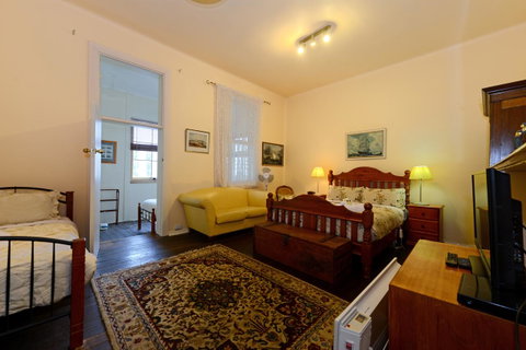 Edinburgh Gallery Bed & Breakfast - Accommodation Cairns 38