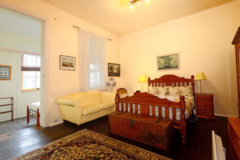 Edinburgh Gallery Bed & Breakfast - Accommodation Cairns 34