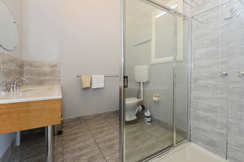 Edinburgh Gallery Bed & Breakfast - Accommodation Cairns 12
