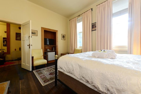 Edinburgh Gallery Bed & Breakfast - Accommodation Cairns 21