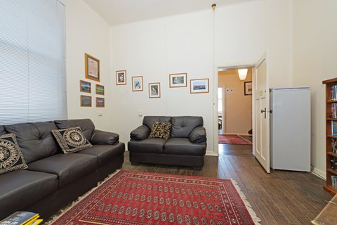 Edinburgh Gallery Bed & Breakfast - Accommodation Cairns 3