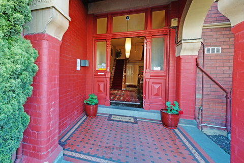 Edinburgh Gallery Bed & Breakfast - Accommodation Cairns 1