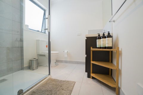 Amazing Sea Views Luxury Guest House - Accommodation Cairns 19