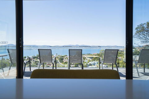 Amazing Sea Views Luxury Guest House - Accommodation Cairns 0