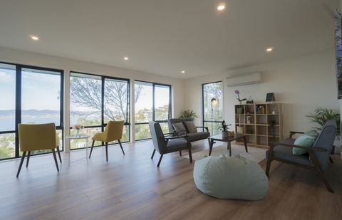 Amazing Sea Views Luxury Guest House - Accommodation Cairns 7