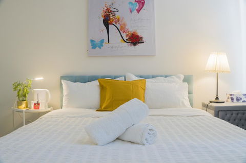 Amazing Sea Views Luxury Guest House - Accommodation Cairns 2