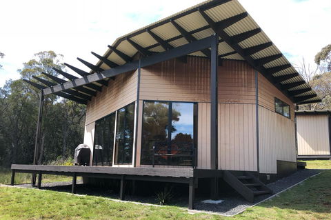 BAY OF FIRES ECO HUT Off Grid Experience At Binalong Bay - Accommodation Cairns 0