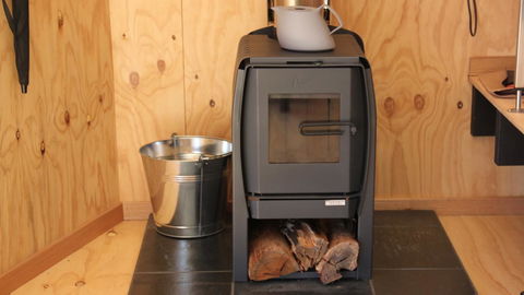 BAY OF FIRES ECO HUT Off Grid Experience At Binalong Bay - Accommodation Cairns 16