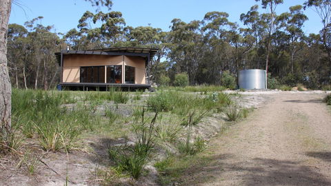 BAY OF FIRES ECO HUT Off Grid Experience At Binalong Bay - Accommodation Cairns 20
