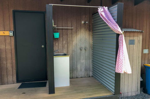 BAY OF FIRES ECO HUT Off Grid Experience At Binalong Bay - Accommodation Cairns 17