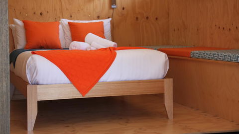 BAY OF FIRES ECO HUT Off Grid Experience At Binalong Bay - Accommodation Cairns 3