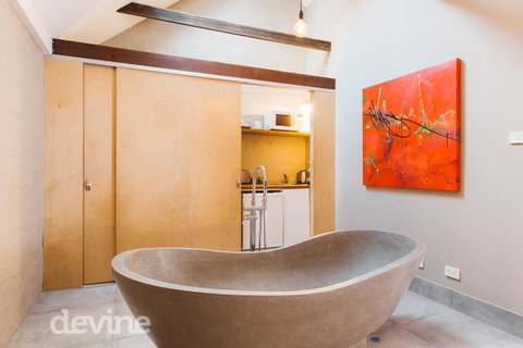 Devine Stays - Hayloft On ELizabeth - Accommodation Cairns 3