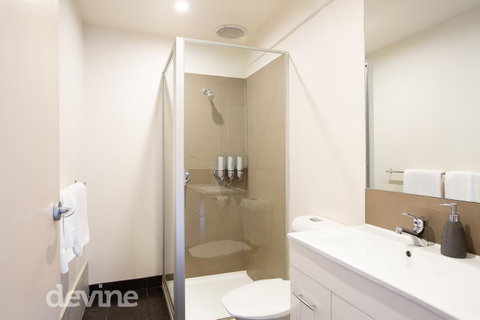 Devine Stays - Hayloft On ELizabeth - Accommodation Cairns 5
