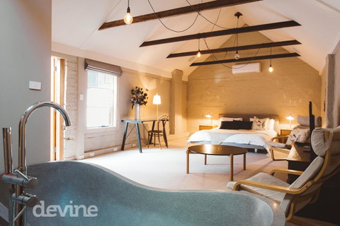 Devine Stays - Hayloft On ELizabeth - Accommodation Cairns 13