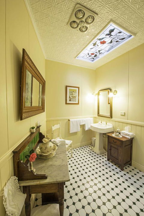 Touchwood Cottages - Accommodation Cairns 36