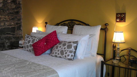 Touchwood Cottages - Accommodation Cairns 18
