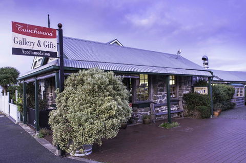 Touchwood Cottages - Accommodation Cairns 6