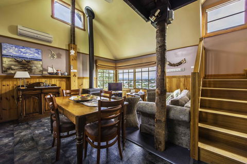 Touchwood Cottages - Accommodation Cairns 33