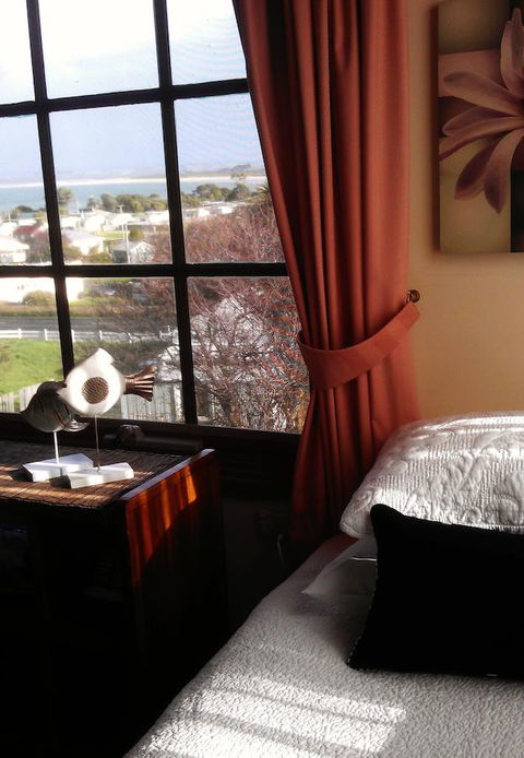 Touchwood Cottages - Accommodation Cairns 24