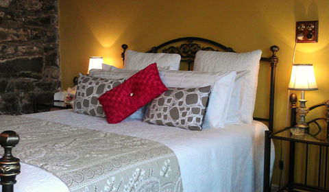Touchwood Cottages - Accommodation Cairns 28
