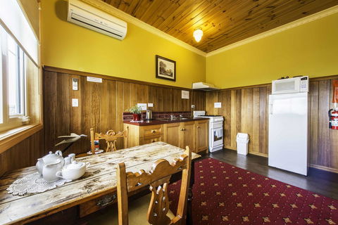 Touchwood Cottages - Accommodation Cairns 39