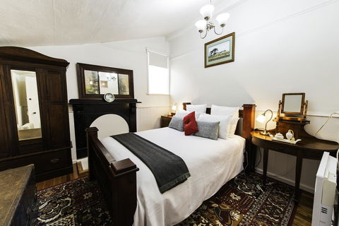 Touchwood Cottages - Accommodation Cairns 13