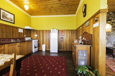 Touchwood Cottages - Accommodation Cairns 40