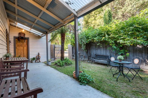 Avalon House - Accommodation Cairns 32