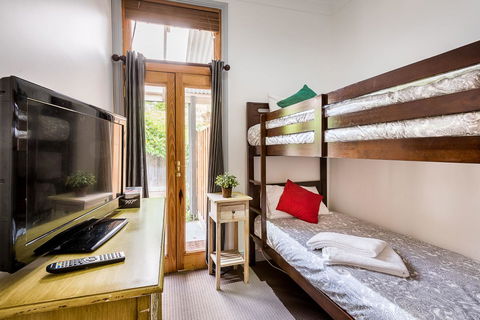 Avalon House - Accommodation Cairns 17