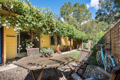 Avalon House - Accommodation Cairns 6