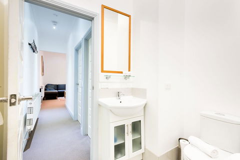 Avalon House - Accommodation Cairns 33