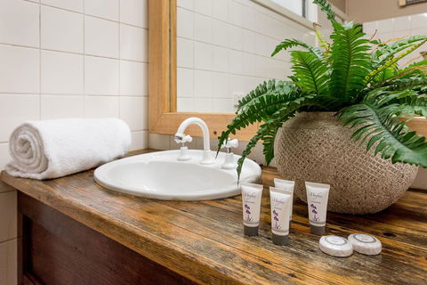 Avalon House - Accommodation Cairns 38