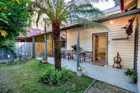 Avalon House - Accommodation Cairns 22