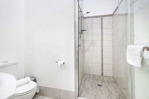 Avalon House - Accommodation Cairns 36