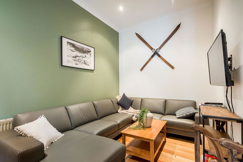 Avalon House - Accommodation Cairns 4