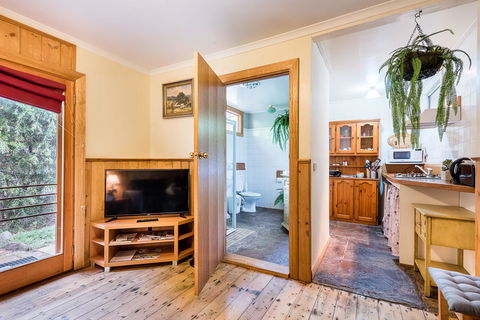 Avalon House - Accommodation Cairns 42