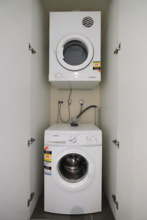 Mono Apartments On Franklin Street - Accommodation Cairns 1